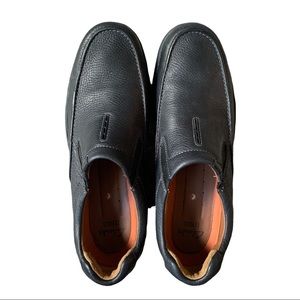 Clarks’ men’s dress shoes size 13!